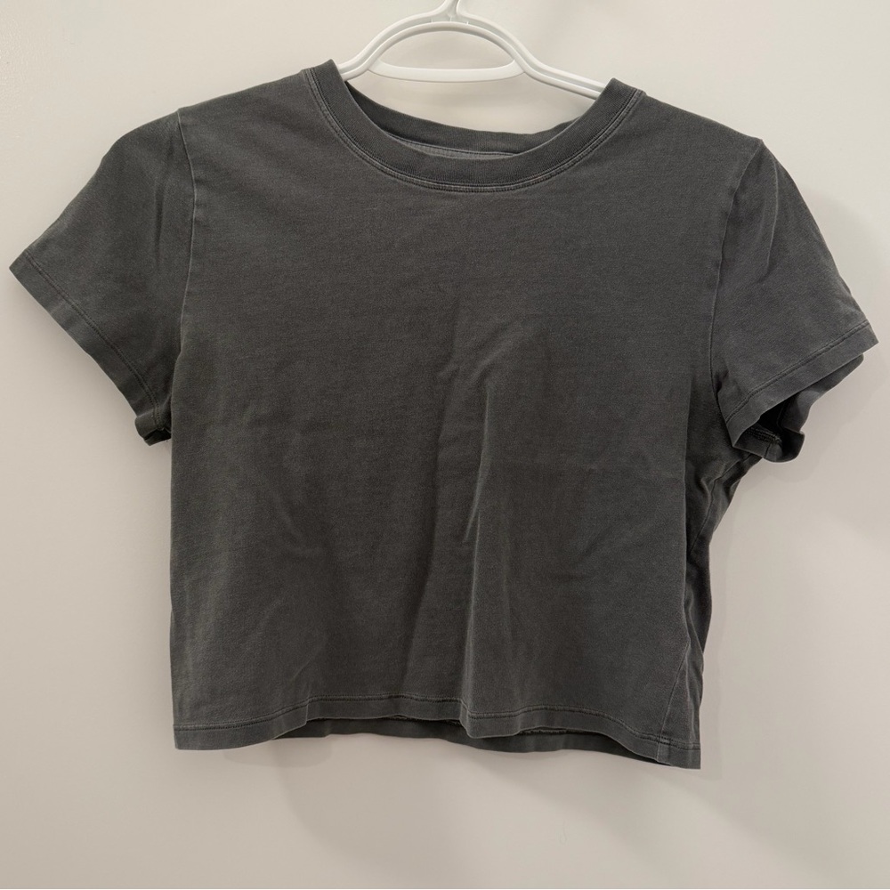 Aritzia Sunday Best cropped T-shirt